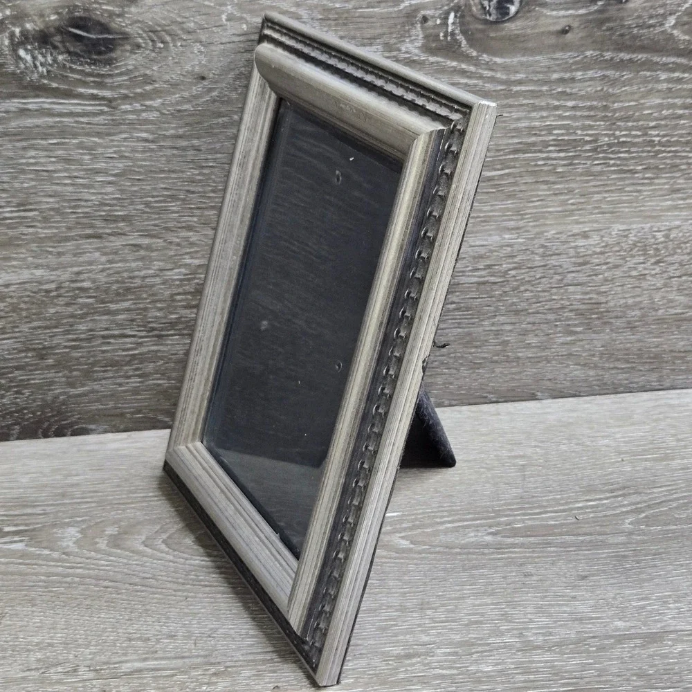 Silver Tone Metal Beaded Rope Border Rectangular Picture Frame 6.5x4.5